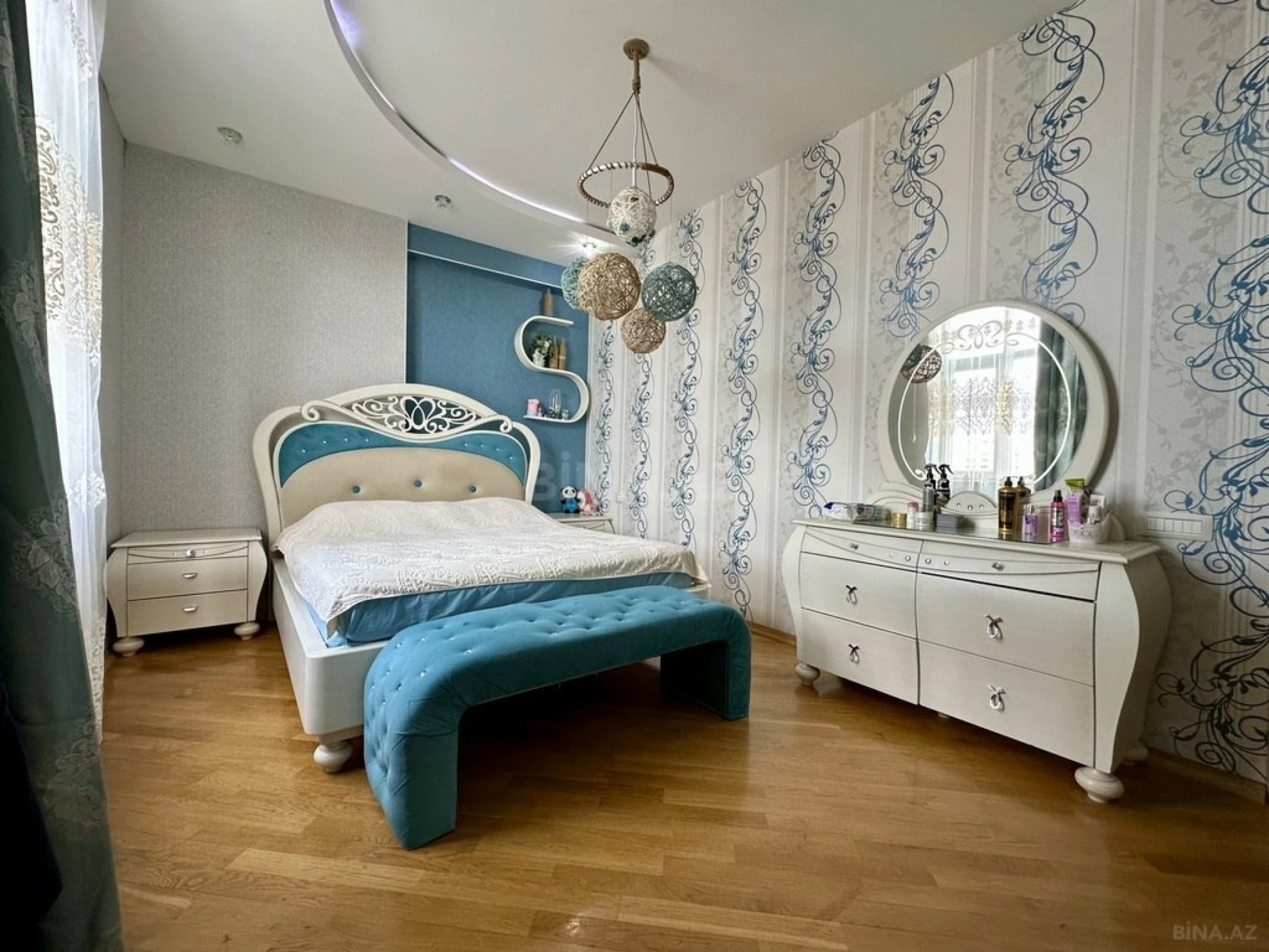 Satılır 4 otaqlı mənzil 120 m²