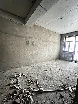 Satılır 4 otaqlı mənzil 161 m²