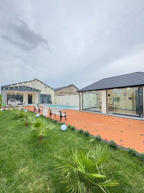 Satılır 4 otaqlı həyət evi 190 m²