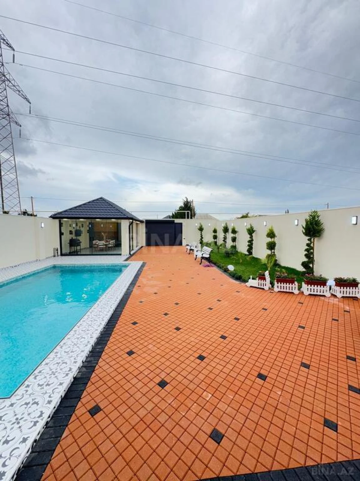 Satılır 4 otaqlı həyət evi 190 m²