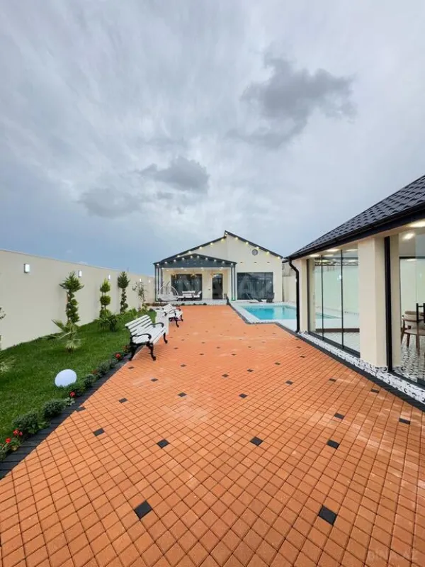 Satılır 4 otaqlı həyət evi 190 m²