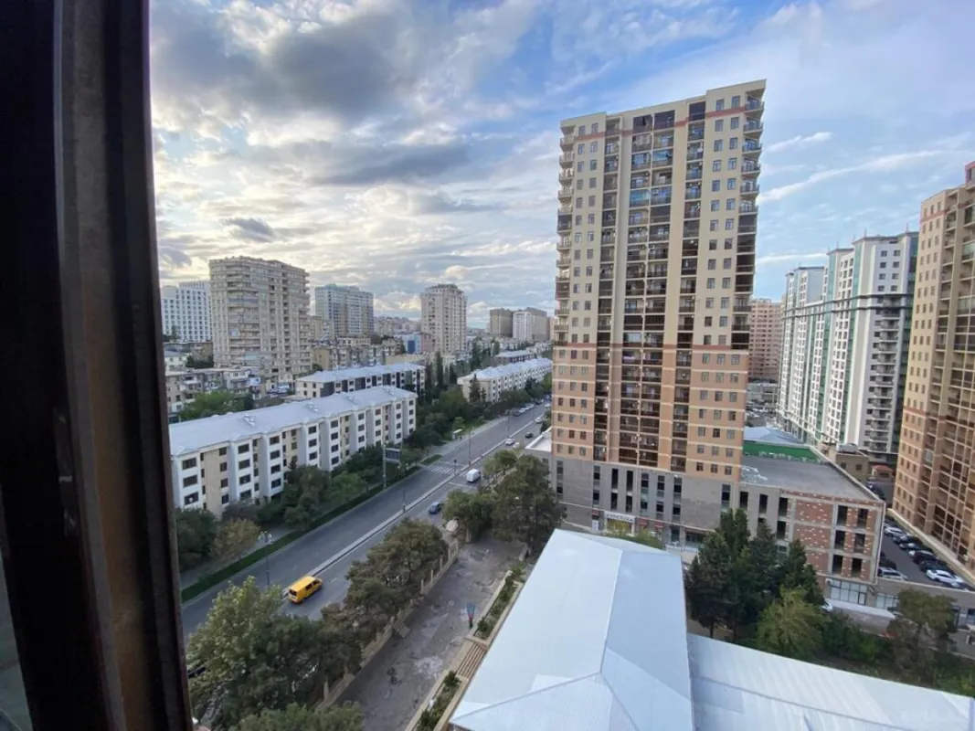 Satılır 3 otaqlı mənzil 128 m²