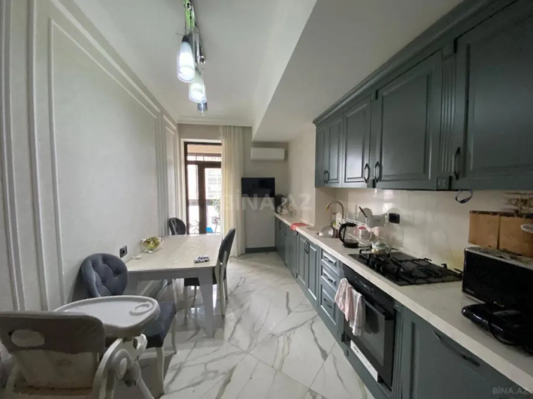 Satılır 3 otaqlı mənzil 128 m²