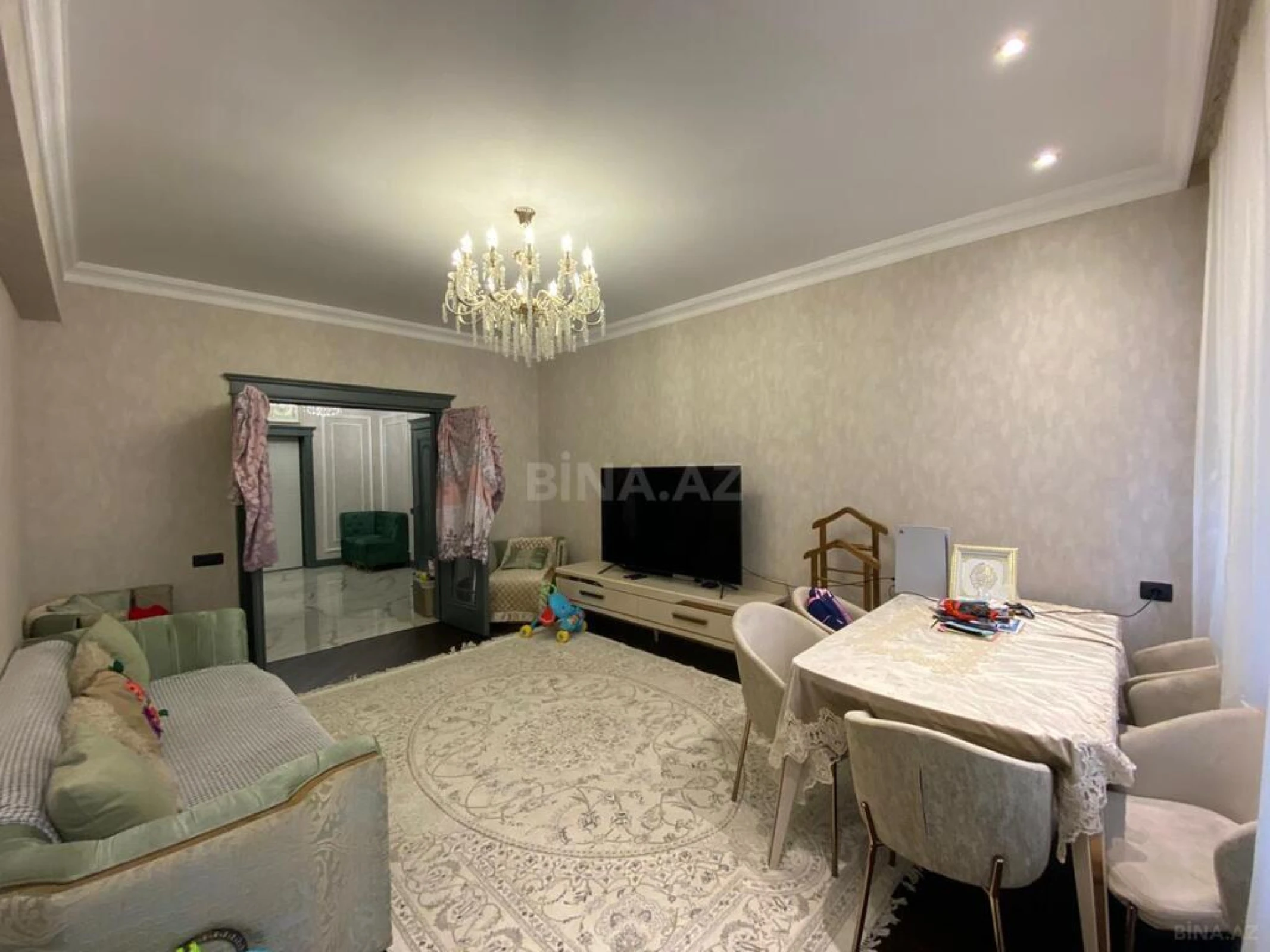 Satılır 3 otaqlı mənzil 128 m²