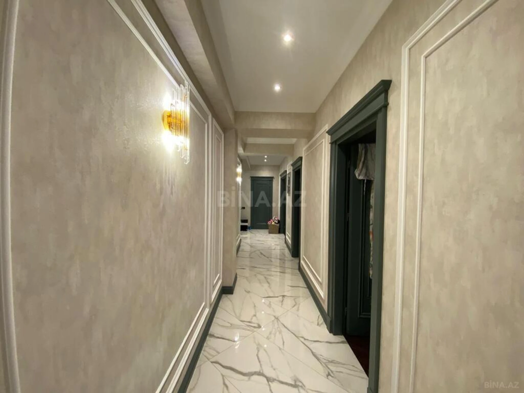 Satılır 3 otaqlı mənzil 128 m²
