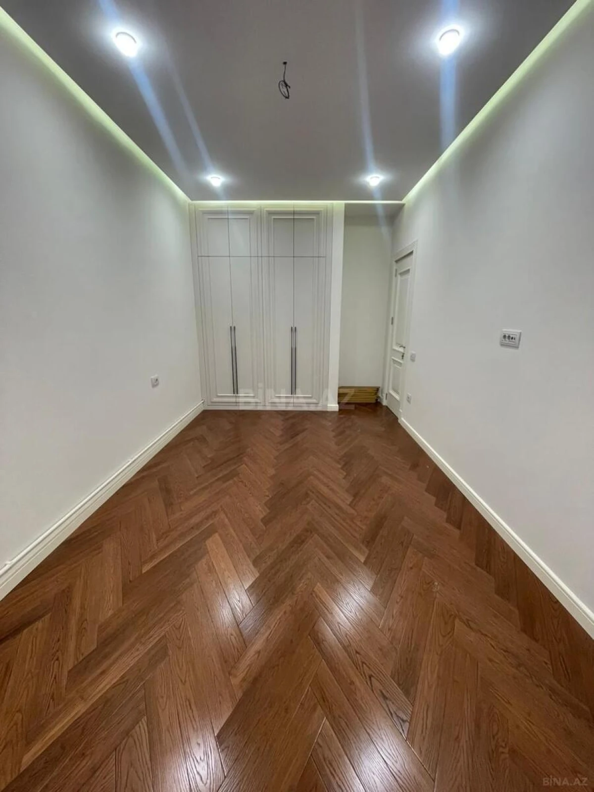 Satılır 2 otaqlı mənzil 68.3 m²