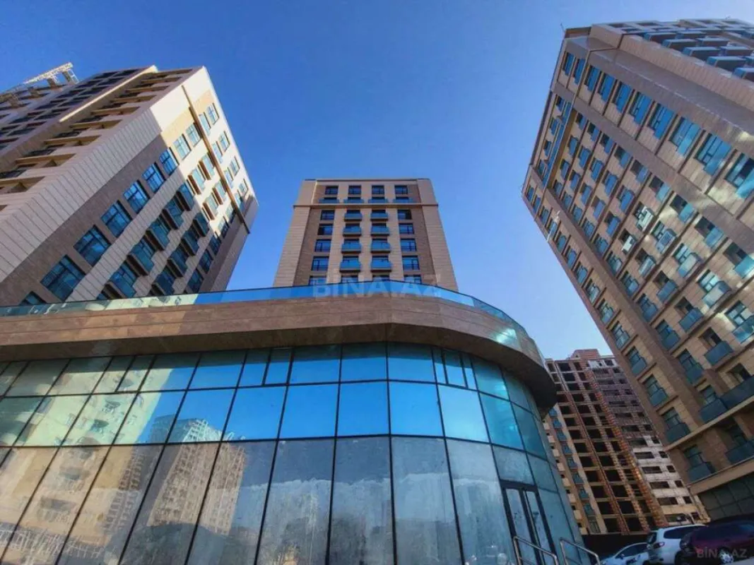 Satılır 5 otaqlı mənzil 267 m²