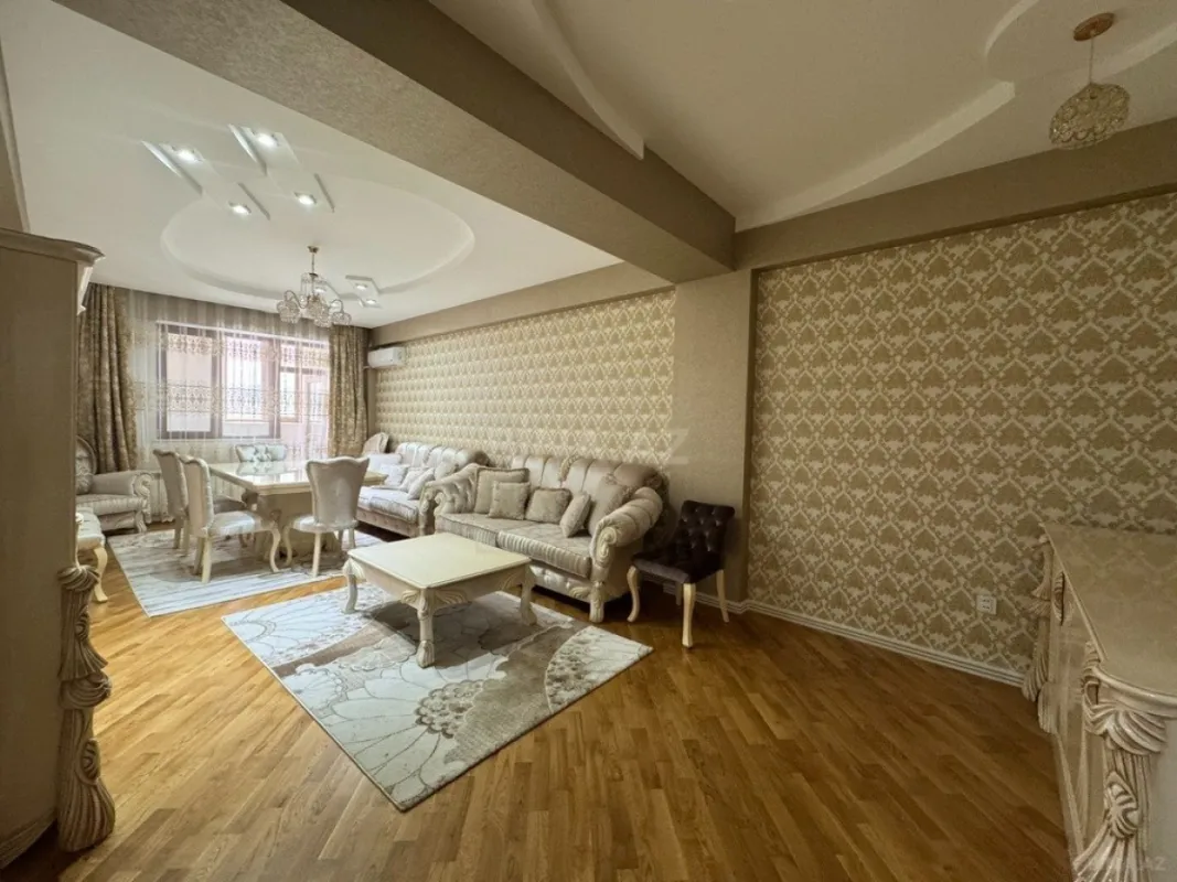 Satılır 3 otaqlı mənzil 140 m²
