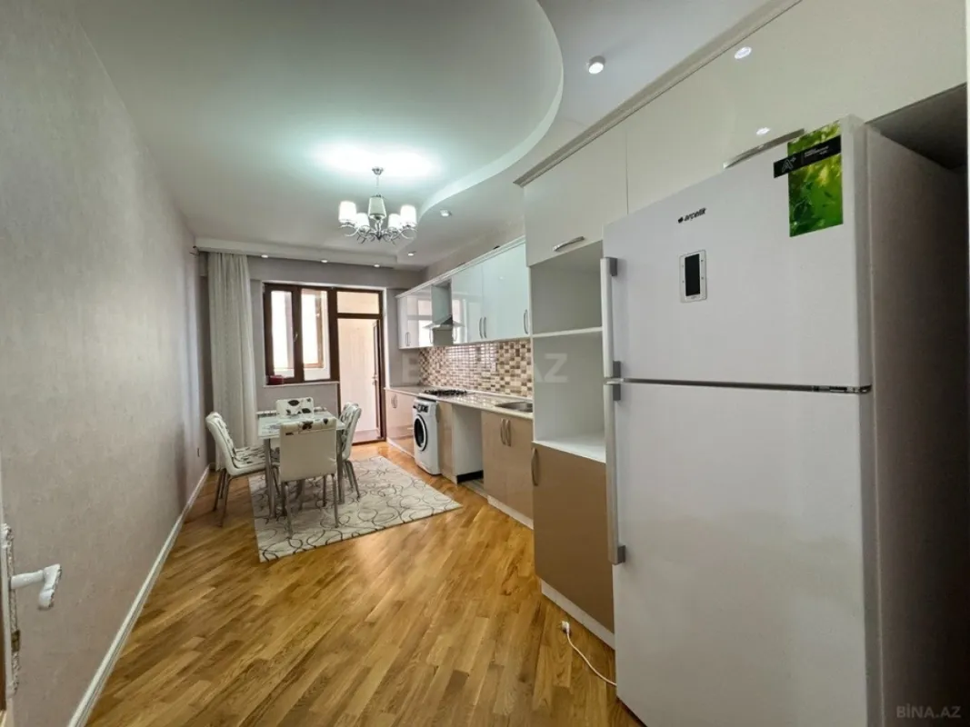 Satılır 3 otaqlı mənzil 140 m²