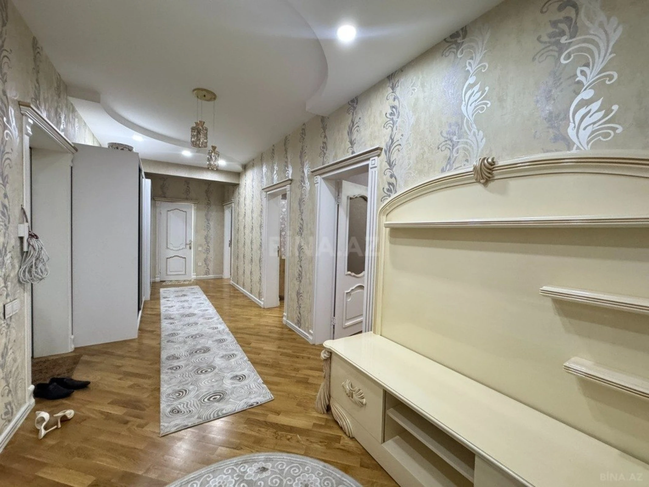 Satılır 3 otaqlı mənzil 140 m²