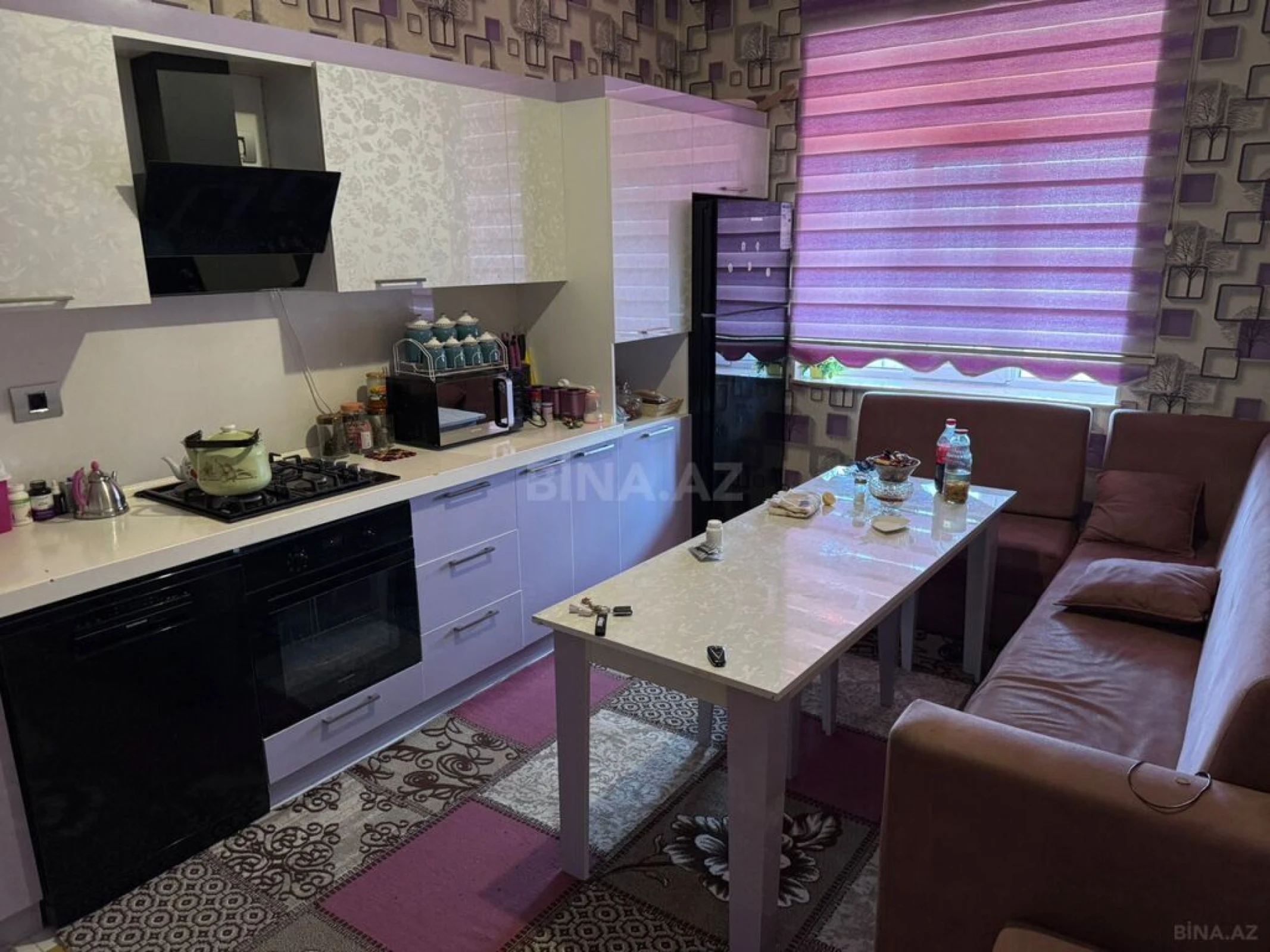 Satılır 10 otaqlı həyət evi 360 m²
