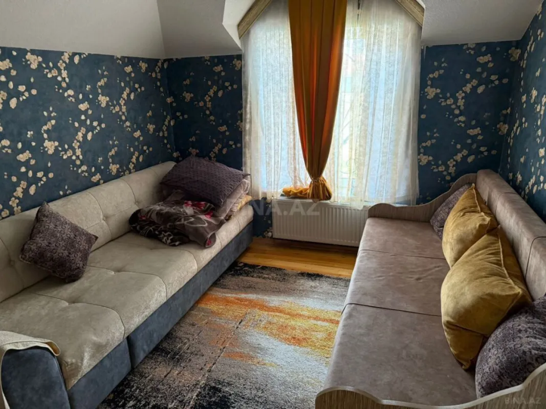 Satılır 10 otaqlı həyət evi 360 m²