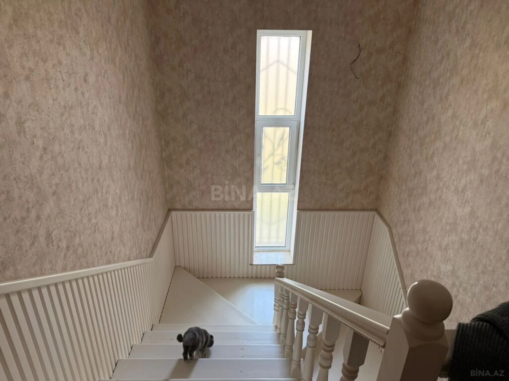 Satılır 10 otaqlı həyət evi 360 m²