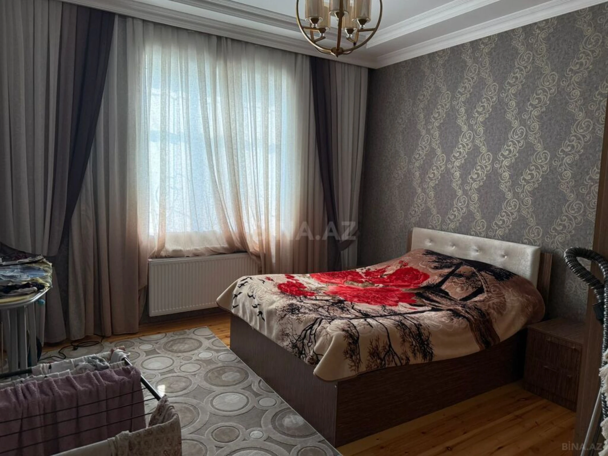 Satılır 10 otaqlı həyət evi 360 m²