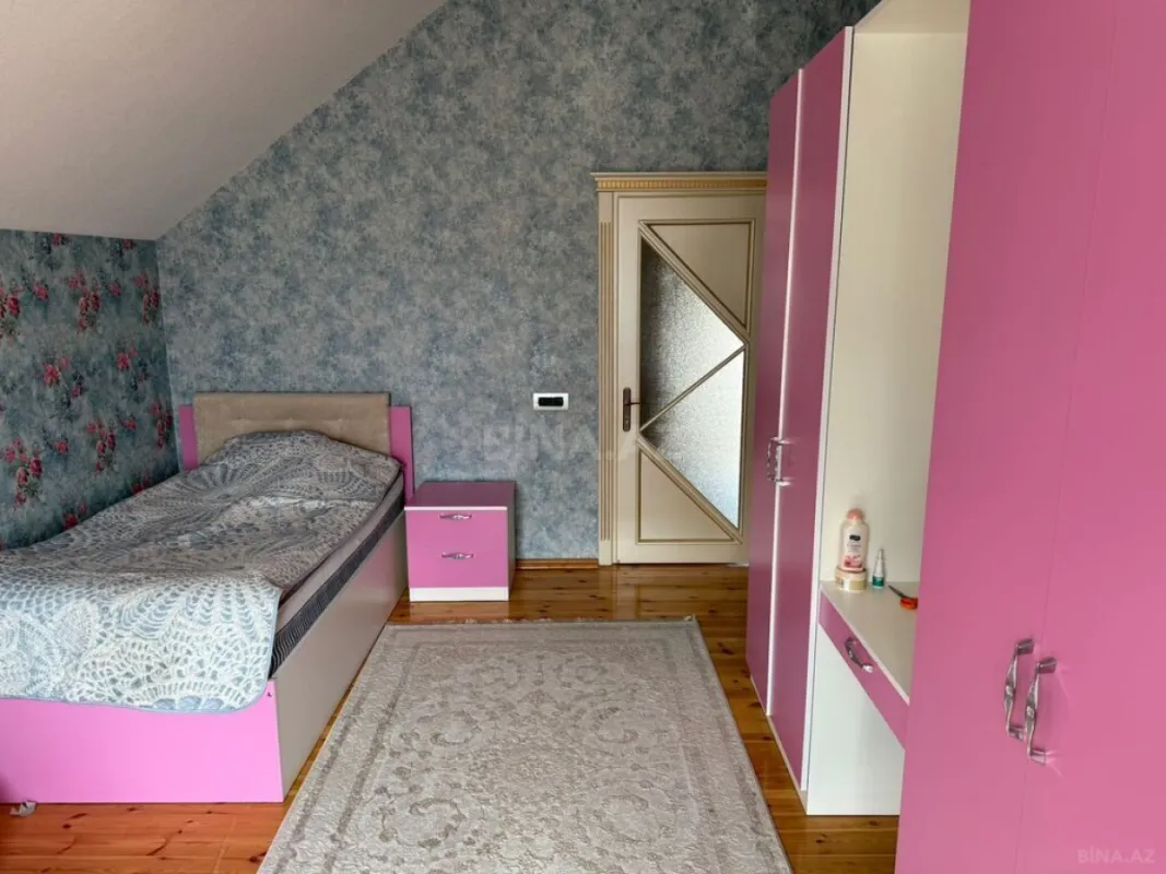 Satılır 10 otaqlı həyət evi 360 m²