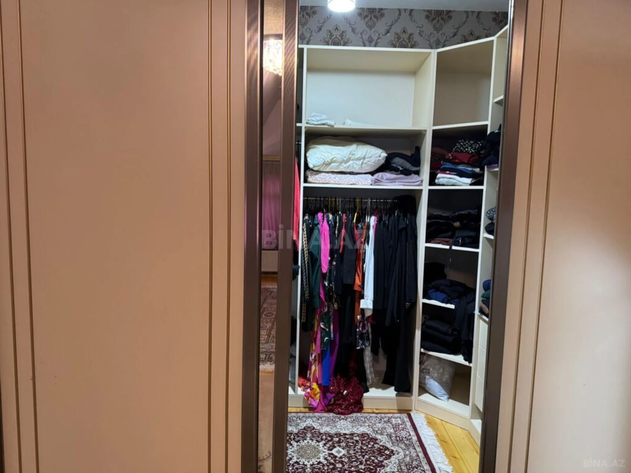 Satılır 10 otaqlı həyət evi 360 m²