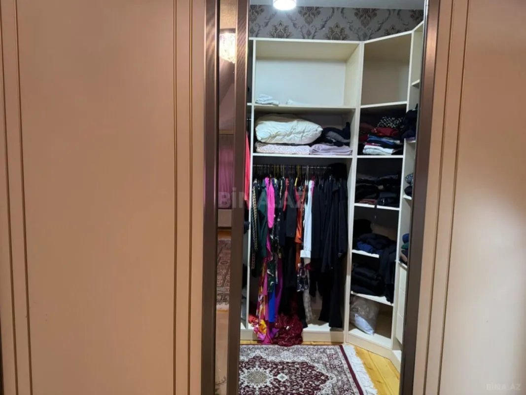 Satılır 10 otaqlı həyət evi 360 m²
