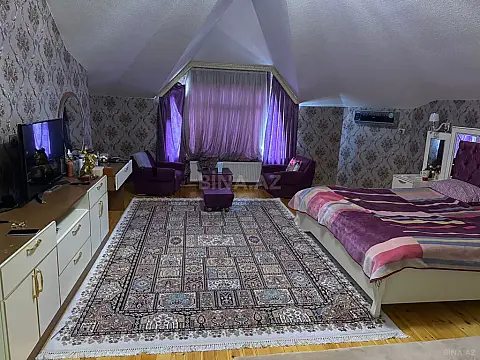 Satılır 10 otaqlı həyət evi 360 m²