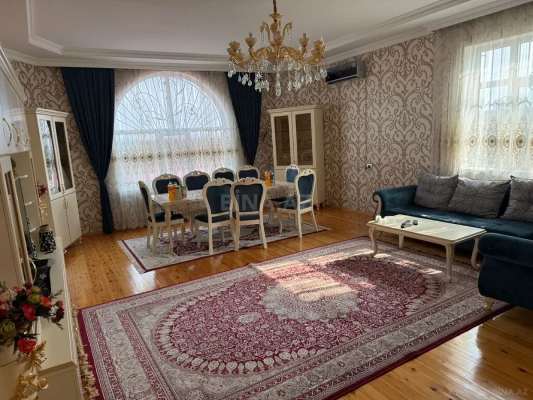 Satılır 10 otaqlı həyət evi 360 m²