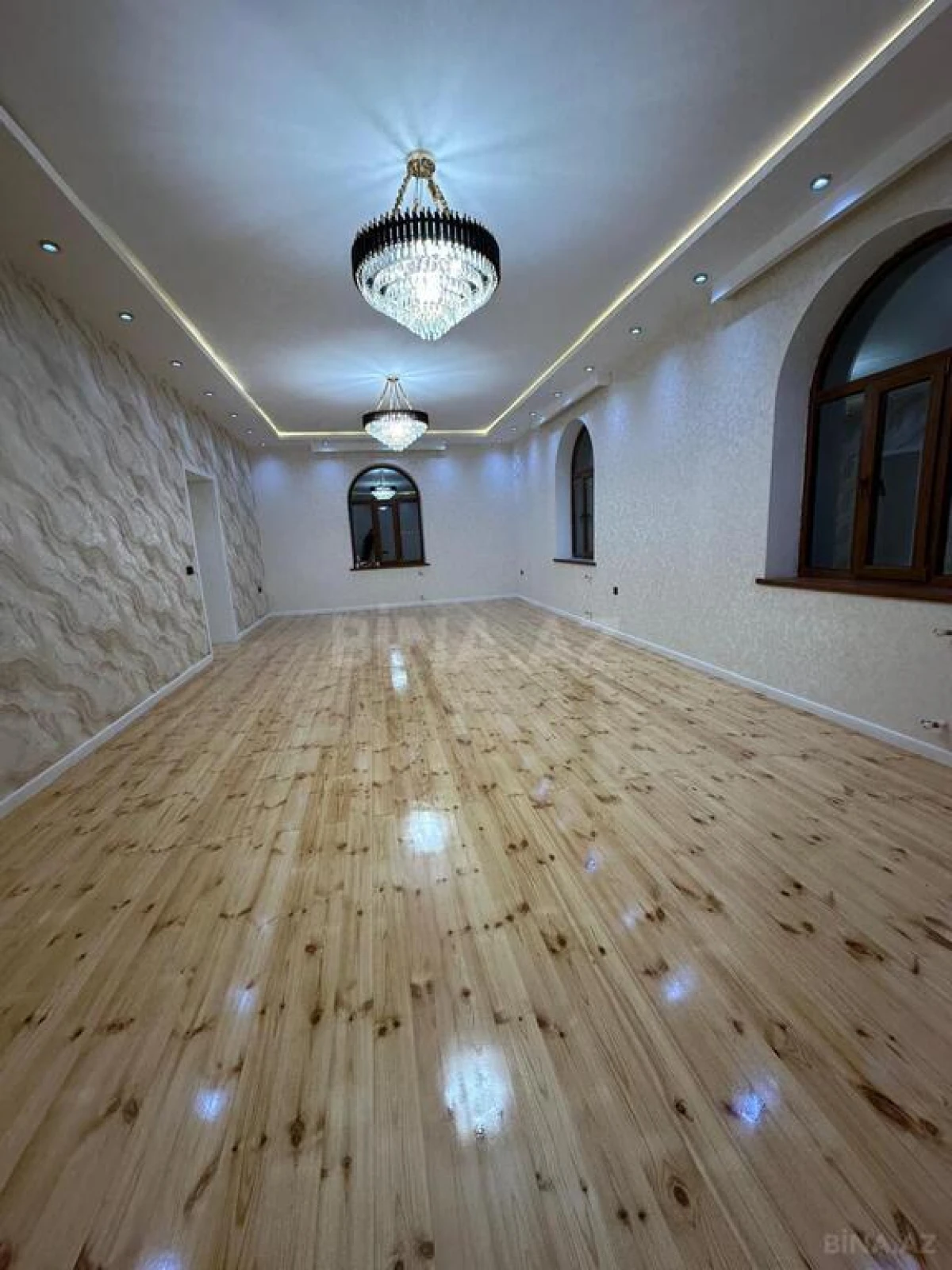 Satılır 6 otaqlı həyət evi 290 m²