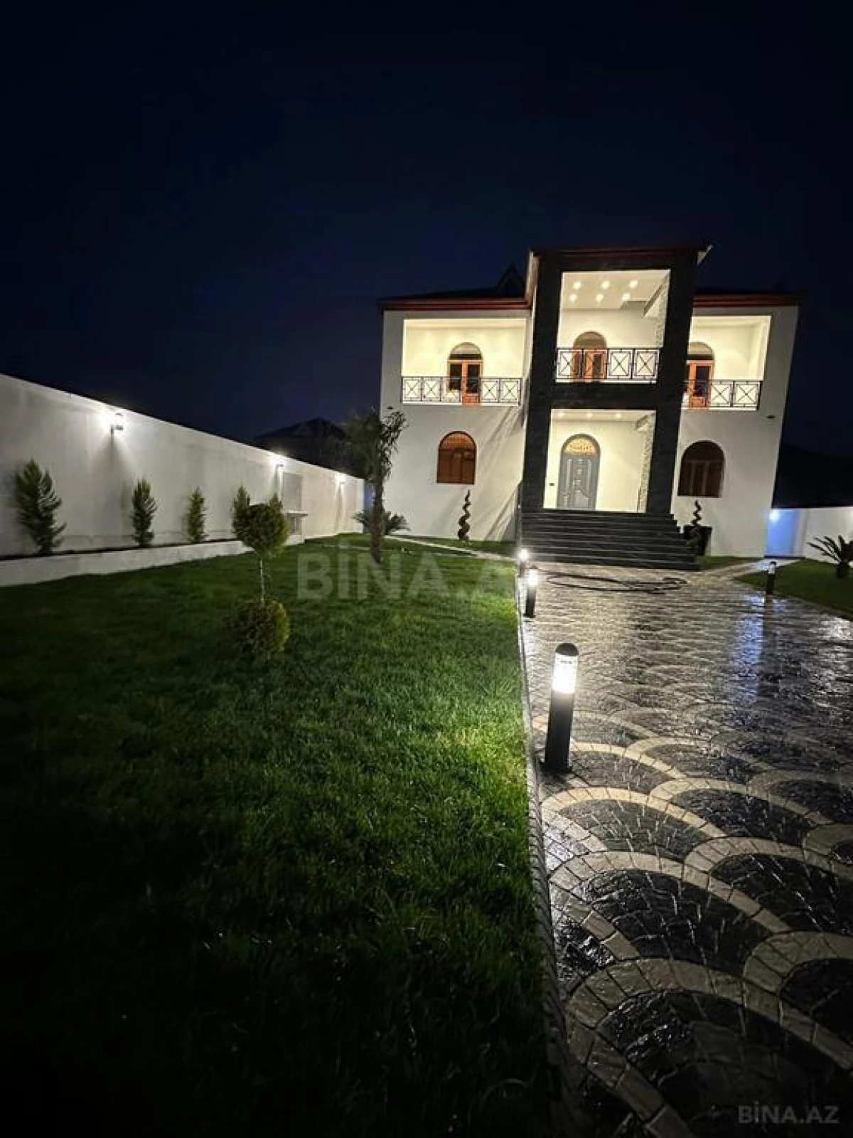 Satılır 6 otaqlı həyət evi 290 m²