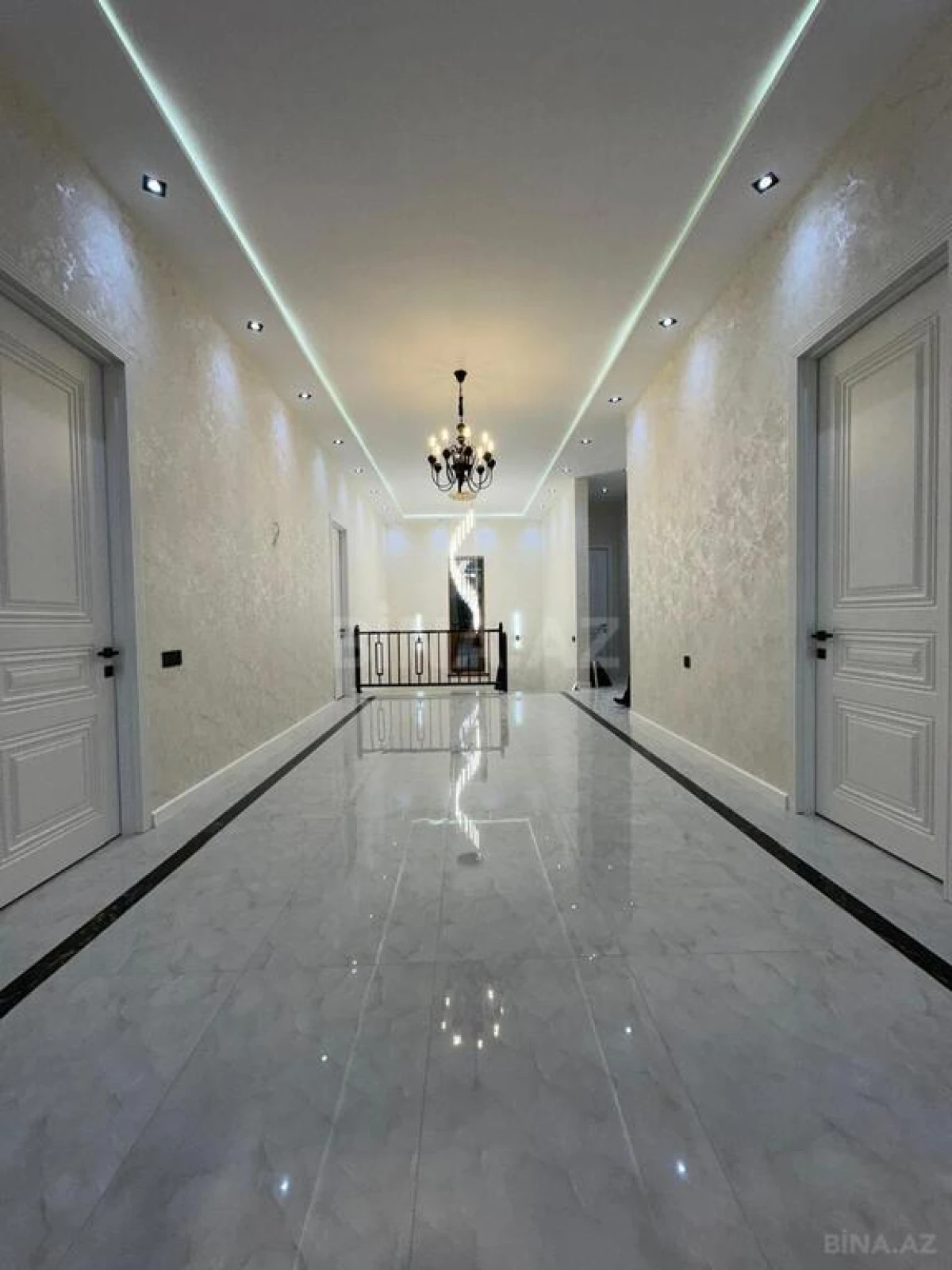 Satılır 6 otaqlı həyət evi 290 m²