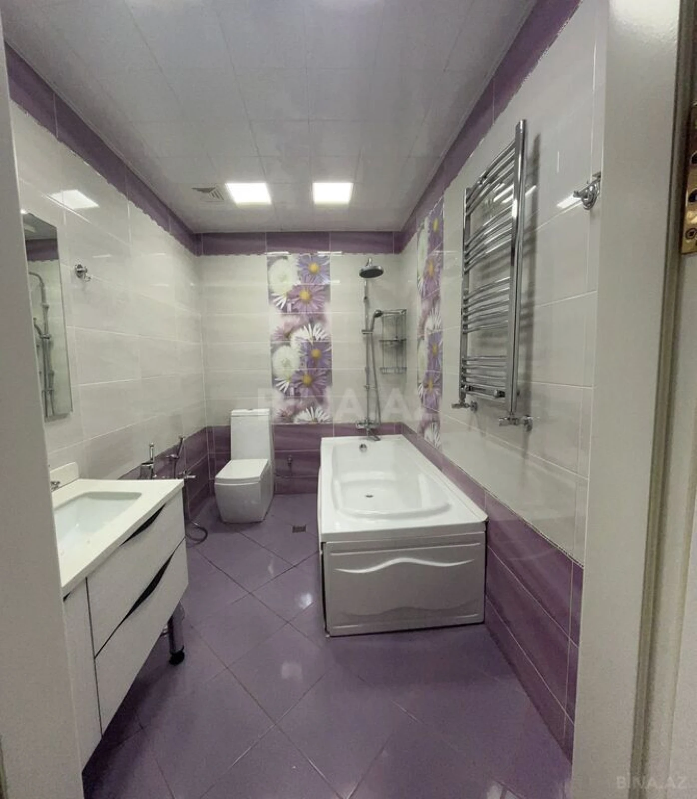 Kirayə verilir 3 otaqlı mənzil 145 m²