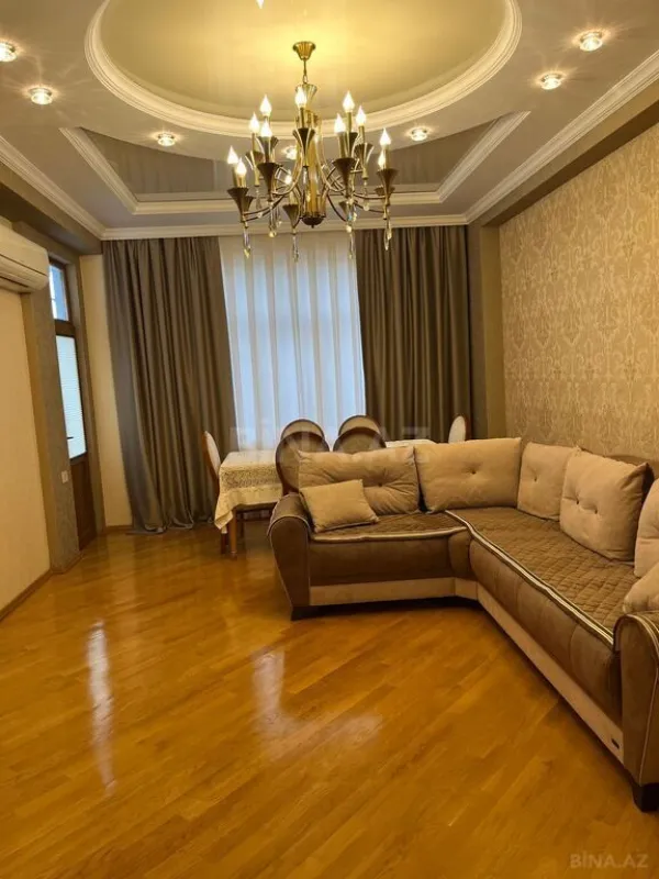 Kirayə verilir 3 otaqlı mənzil 145 m²