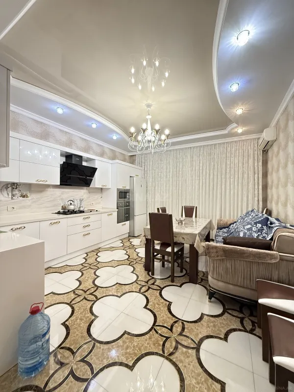 Kirayə verilir 3 otaqlı mənzil 145 m²