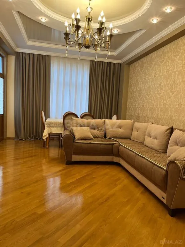 Kirayə verilir 3 otaqlı mənzil 145 m²