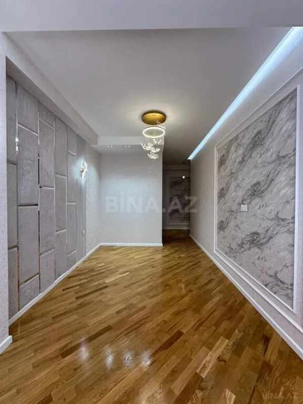 Satılır 3 otaqlı mənzil 127 m²
