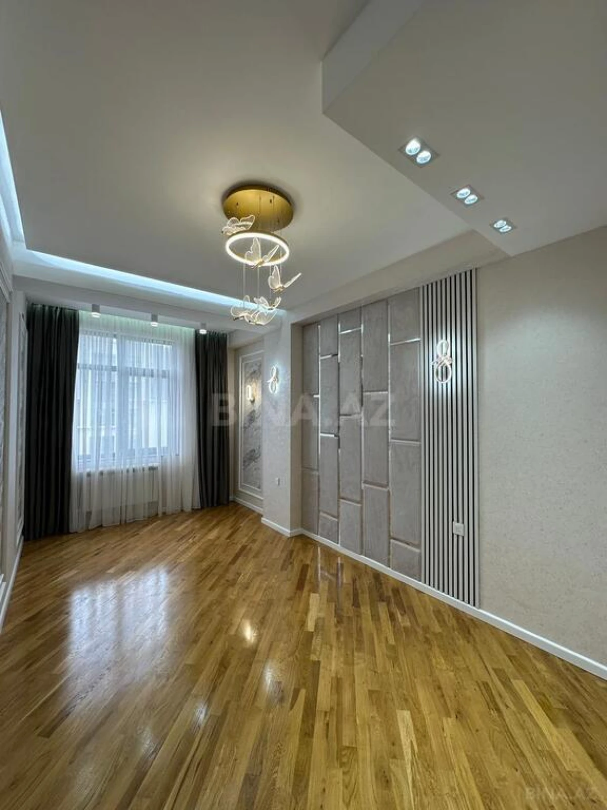 Satılır 3 otaqlı mənzil 127 m²