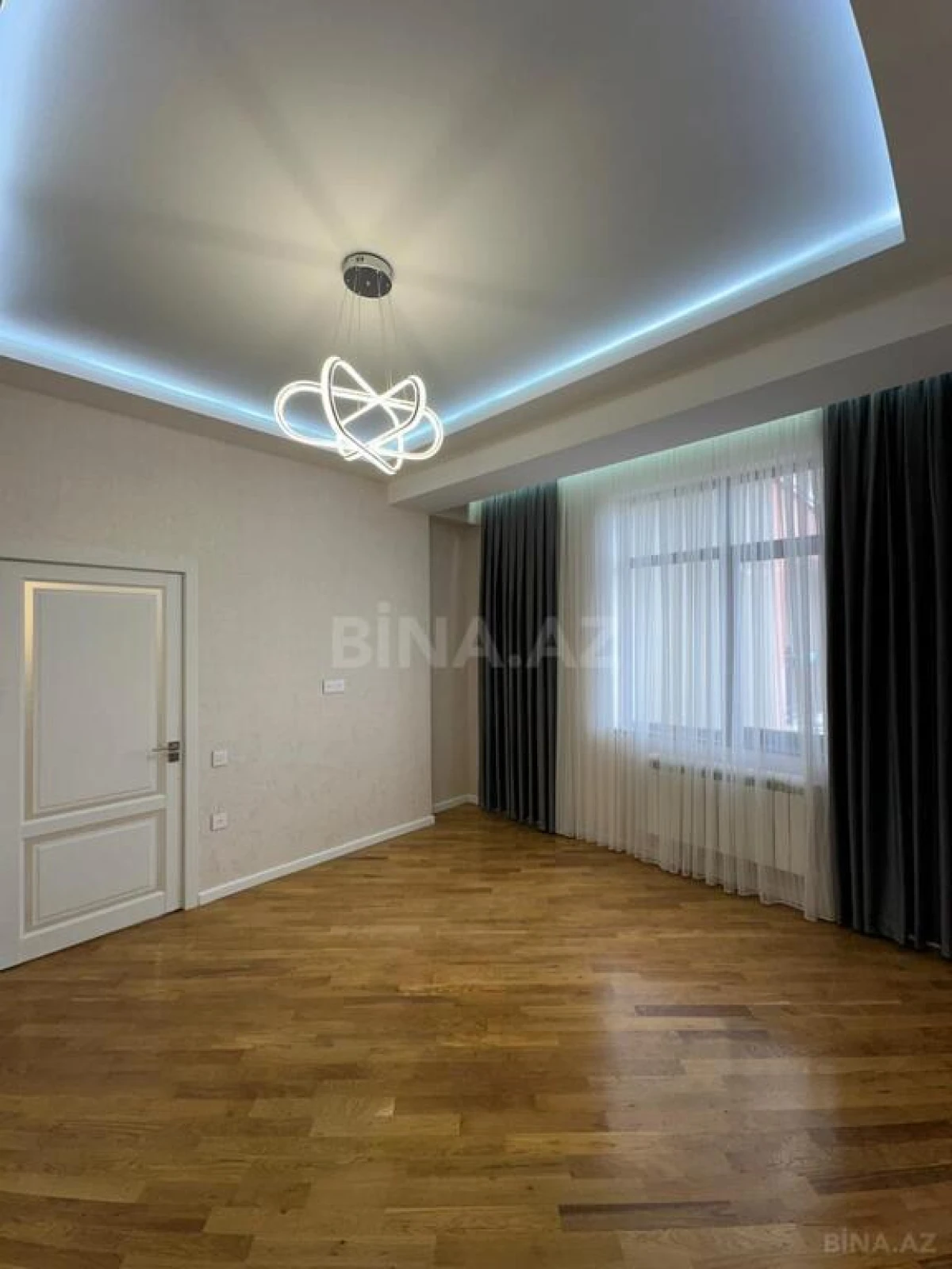 Satılır 3 otaqlı mənzil 127 m²