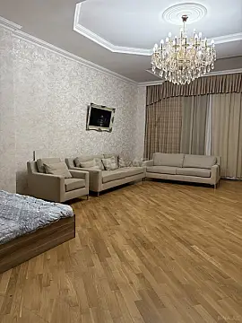 Kirayə verilir 3 otaqlı mənzil 190 m²