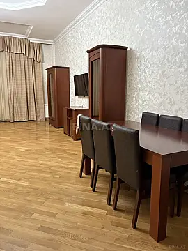 Kirayə verilir 3 otaqlı mənzil 190 m²