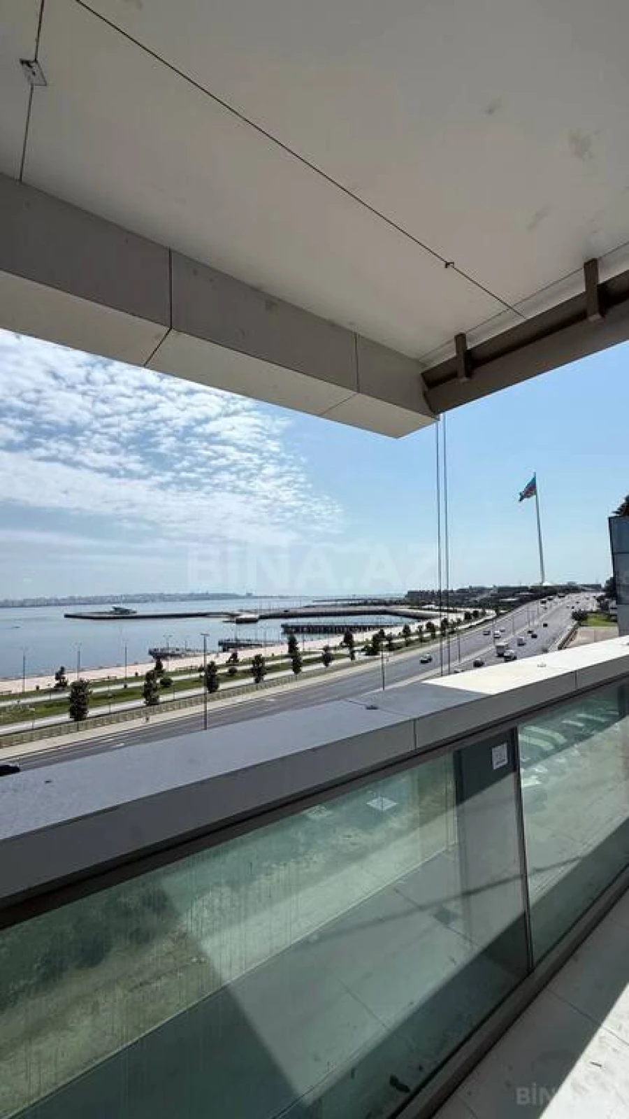 Satılır 4 otaqlı mənzil 238.2 m²