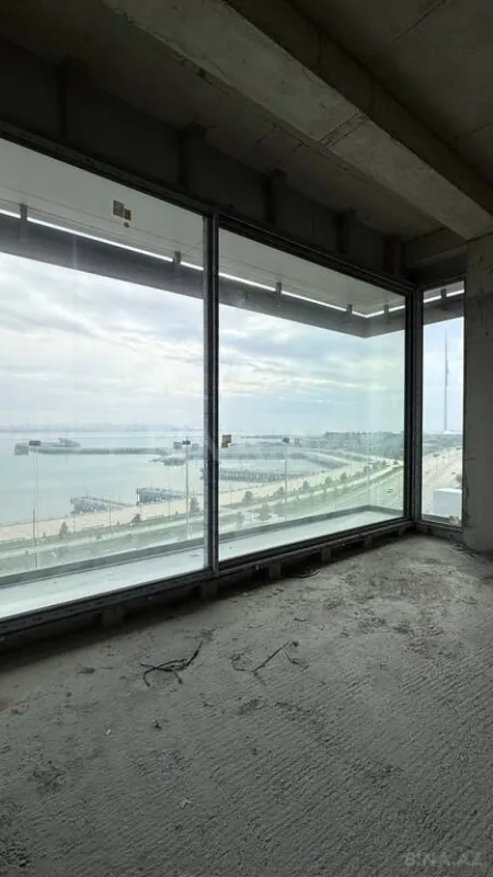 Satılır 4 otaqlı mənzil 238.2 m²