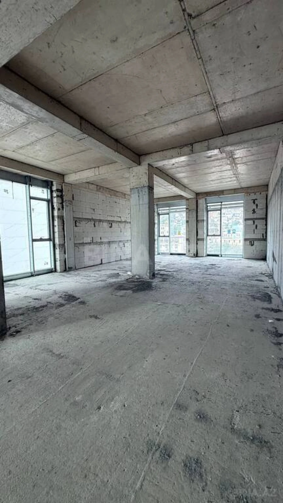 Satılır 4 otaqlı mənzil 238.2 m²