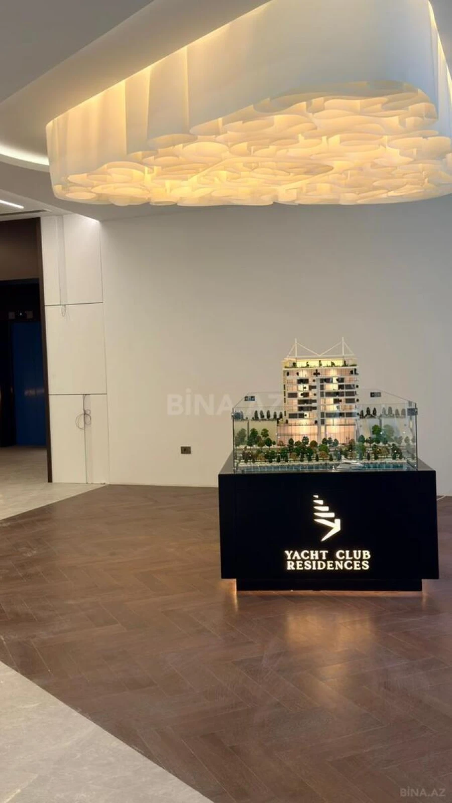 Satılır 4 otaqlı mənzil 238.2 m²