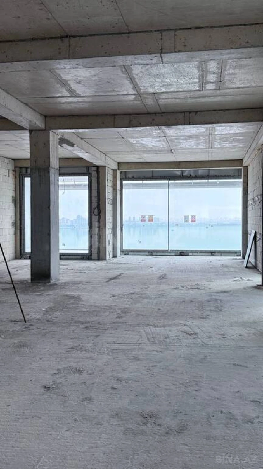 Satılır 4 otaqlı mənzil 238.2 m²