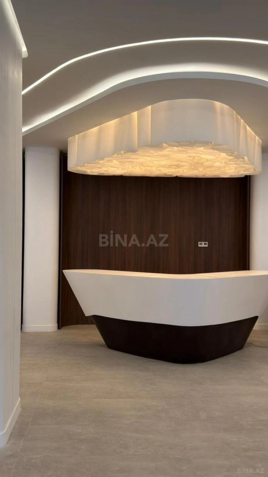 Satılır 4 otaqlı mənzil 238.2 m²