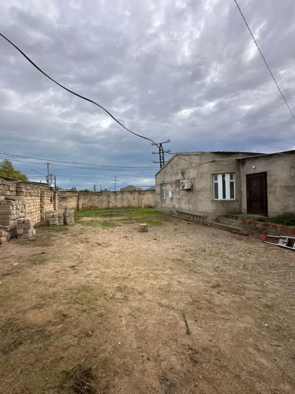 Satılır 5 otaqlı həyət evi 140 m²