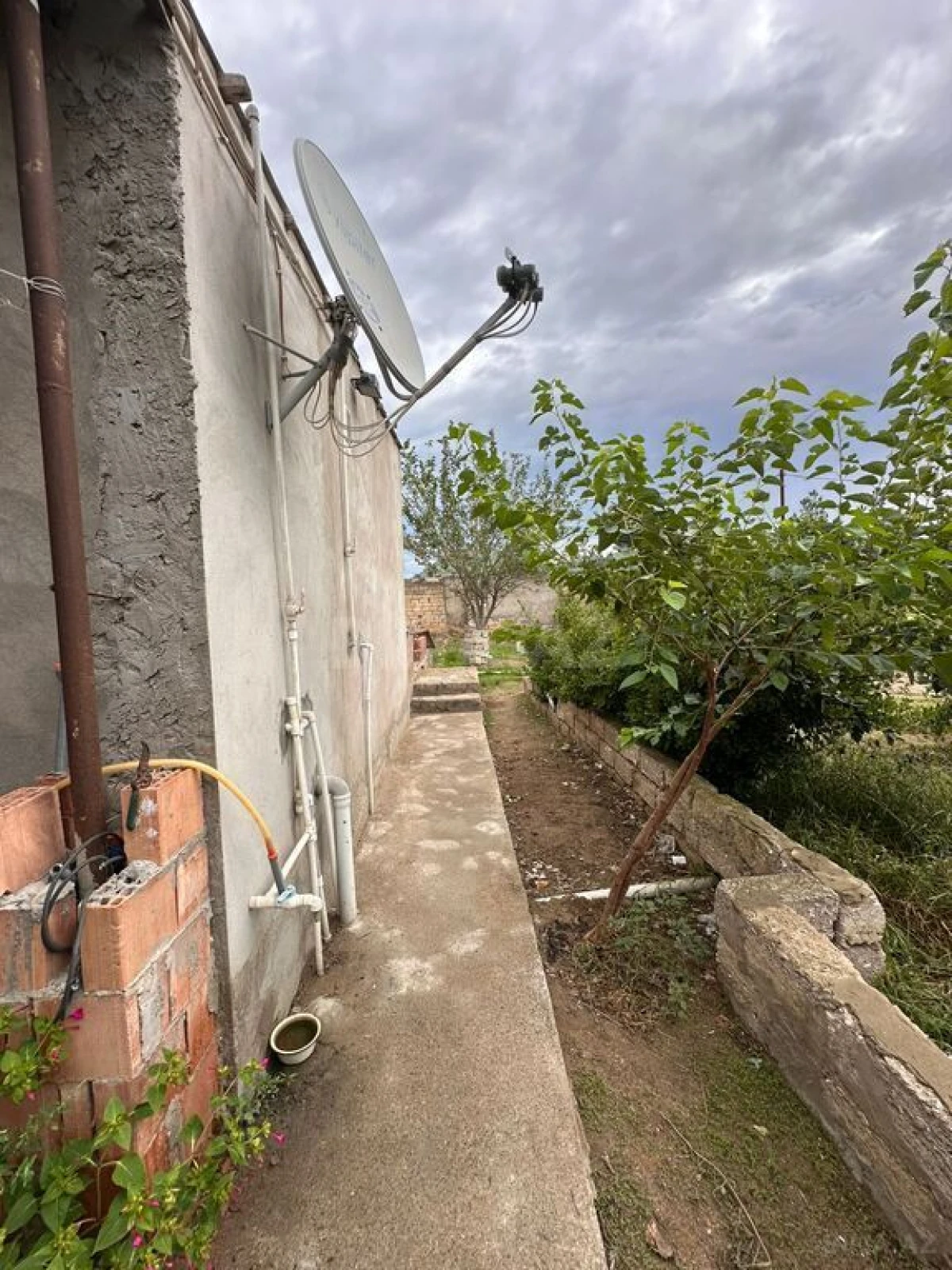 Satılır 5 otaqlı həyət evi 140 m²