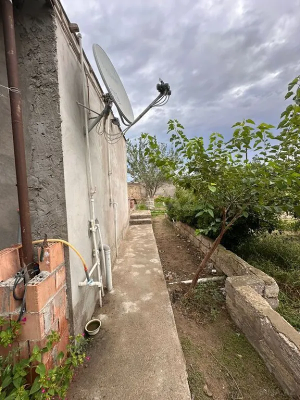 Satılır 5 otaqlı həyət evi 140 m²