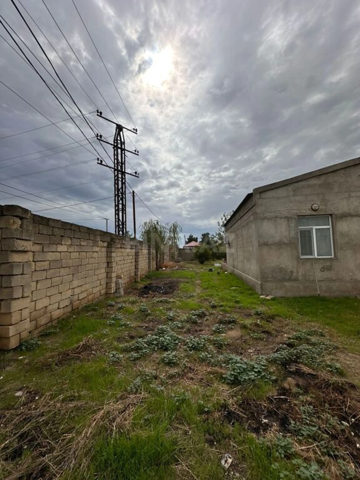 Satılır 5 otaqlı həyət evi 140 m²