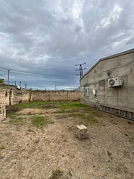 Satılır 5 otaqlı həyət evi 140 m²