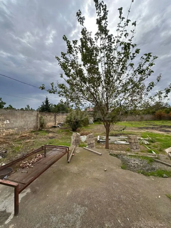 Satılır 5 otaqlı həyət evi 140 m²