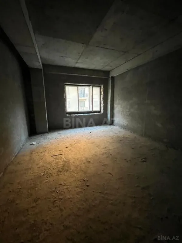 Satılır 5 otaqlı mənzil 253 m²