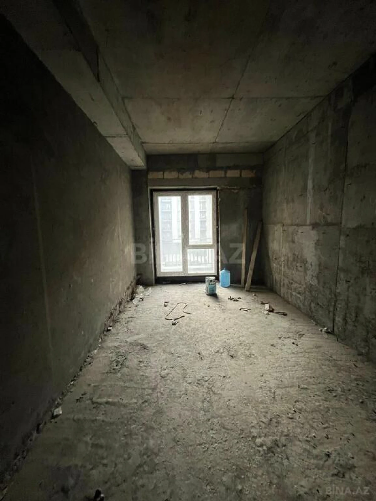 Satılır 5 otaqlı mənzil 253 m²