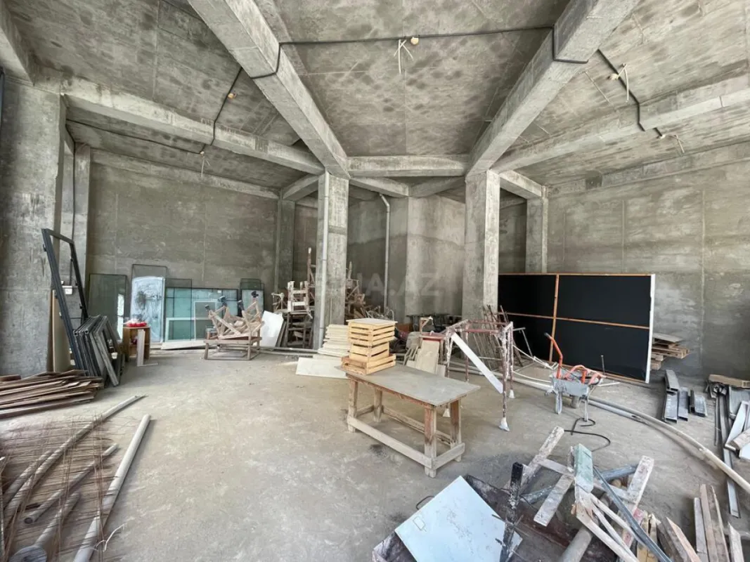 Kirayə verilir obyekt 900 m²